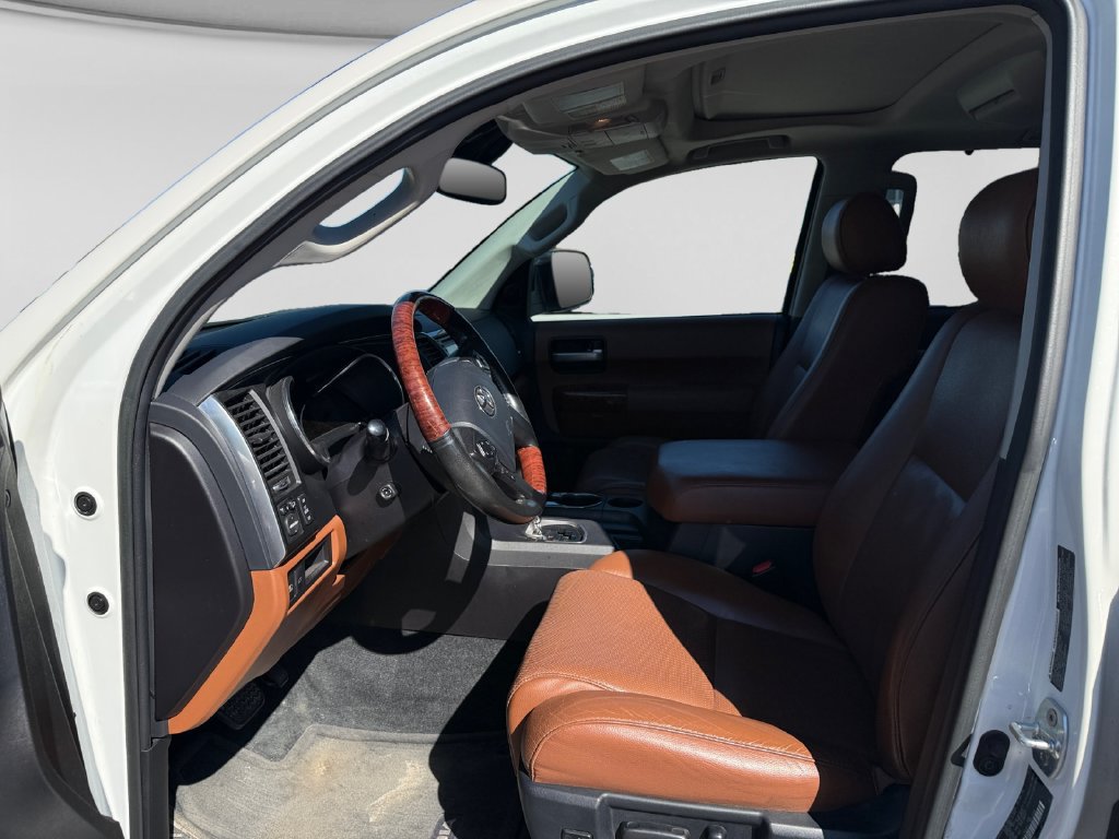 Used 2018 Toyota Sequoia Platinum AWD/4WD image 19