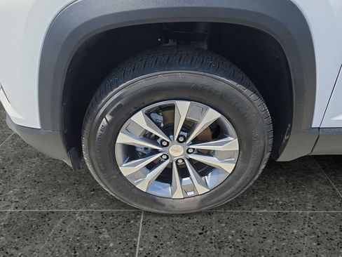 Used 2026 Chevrolet Equinox LT w/ Convenience Package II FWD image 16
