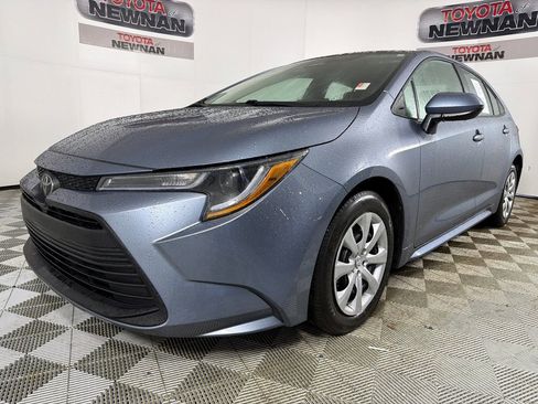 Used 2025 Toyota Corolla LE image 7