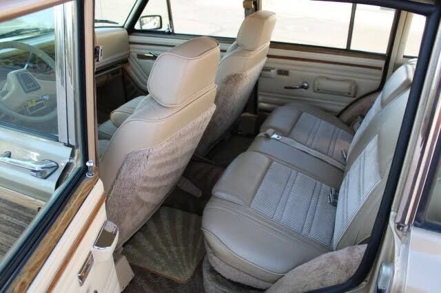 Used 1990 Jeep Grand Wagoneer AWD/4WD image 25