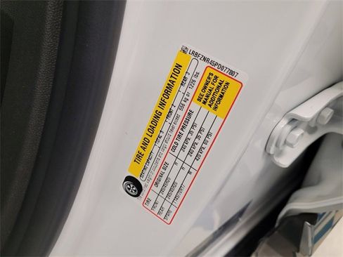 Used 2023 Buick Envision Essence w/ Sport Touring Package image 17