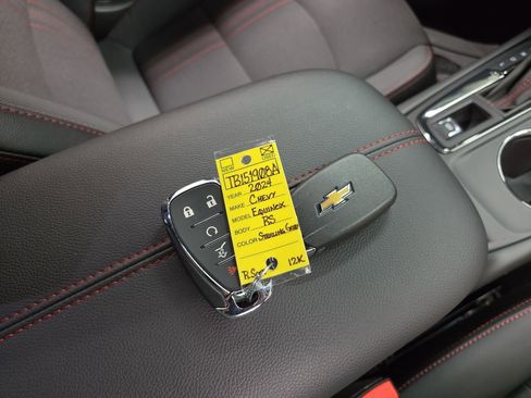 Used 2024 Chevrolet Equinox RS AWD/4WD image 14