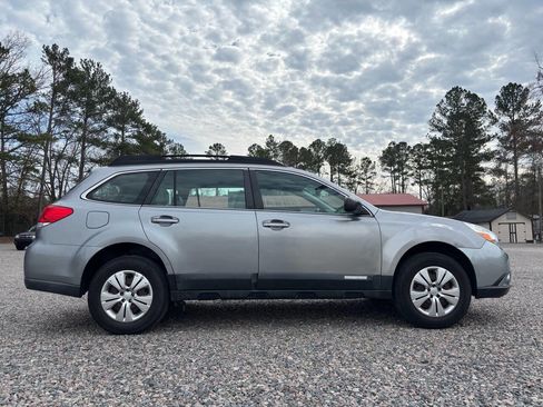 Used 2011 Subaru Outback 2.5i image 5