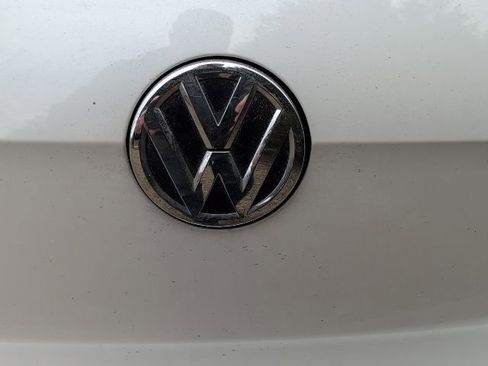 Used 2018 Volkswagen Golf R 4-Door image 9