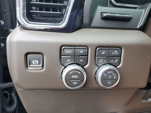 New 2026 GMC Sierra 2500 Denali w/ Denali Reserve Package AWD/4WD image 31