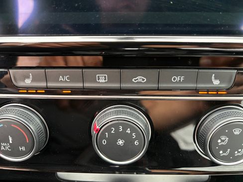 Used 2019 Volkswagen GTI SE w/ SE Experience Package image 22