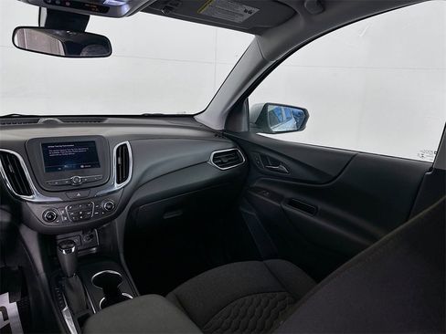 Used 2021 Chevrolet Equinox LT image 24