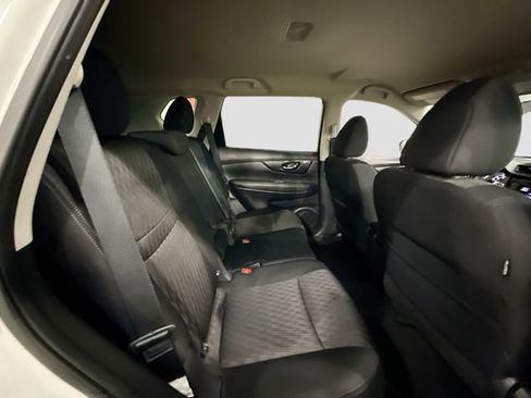 Used 2018 Nissan Rogue SV w/ Premium Package image 26