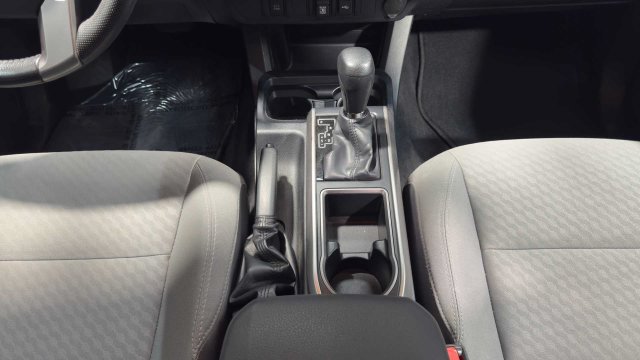 Used 2020 Toyota Tacoma SR5 RWD image 18