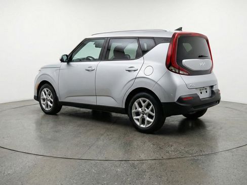 Used 2025 Kia Soul LX w/ LX Technology Package image 6