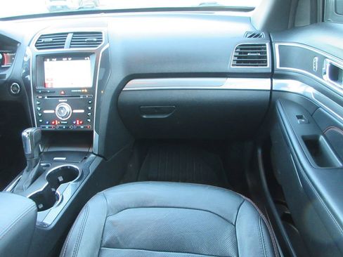Used 2017 Ford Explorer Sport w/ Equipment Group 401A image 19