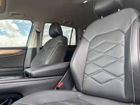 Used 2024 Volkswagen Atlas SE FWD image 41