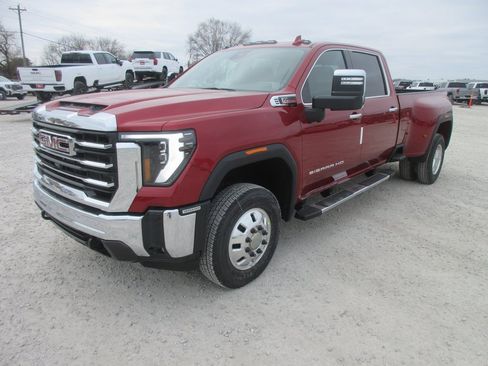New 2026 GMC Sierra 3500 SLT w/ SLT Premium Package image 11
