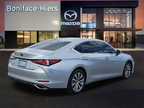 Used 2019 Lexus ES 350 F Sport image 4