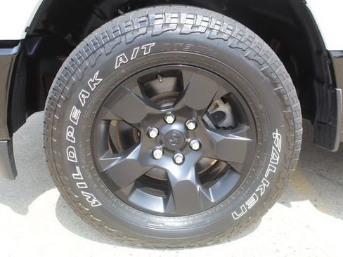 Used 2023 RAM 1500 Big Horn AWD/4WD image 13