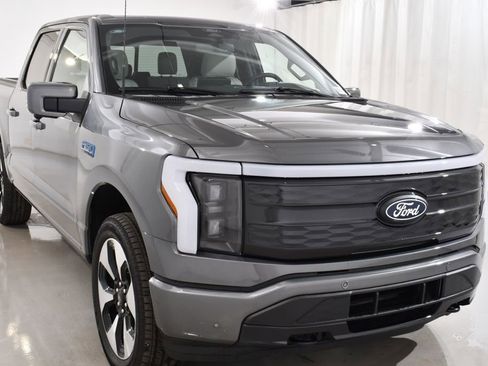 Used 2025 Ford F150 Lightning Platinum AWD/4WD image 4