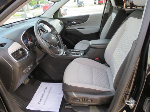 Used 2021 Chevrolet Equinox LT image 3