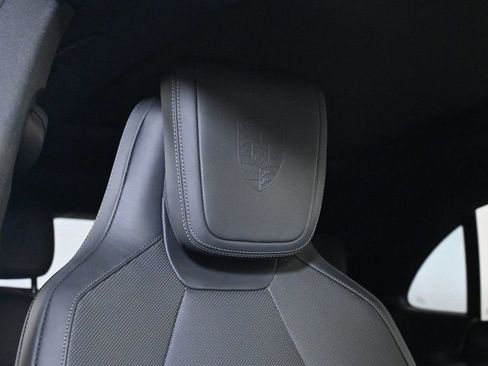 Certified 2025 Porsche Macan 4 Electric image 22