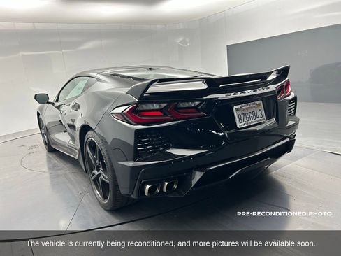 Used 2022 Chevrolet Corvette Stingray Preferred Cpe w/ Z51 Performance Package image 3