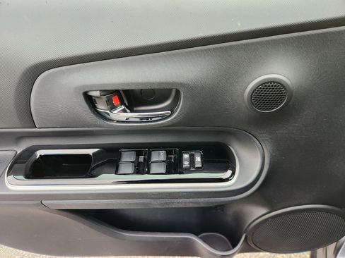 Used 2016 Toyota Prius C Two image 15