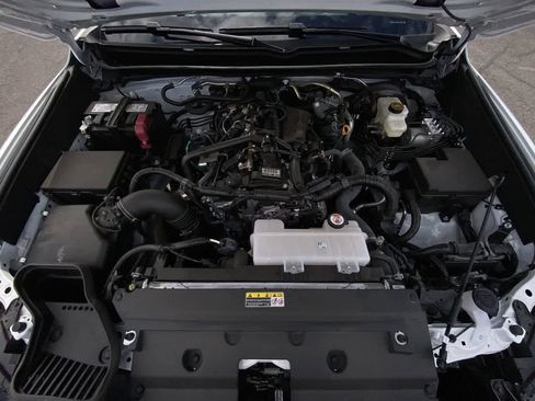 Certified 2025 Toyota Tacoma SR5 AWD/4WD image 24