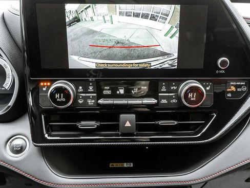 Used 2025 Toyota Highlander XSE image 21