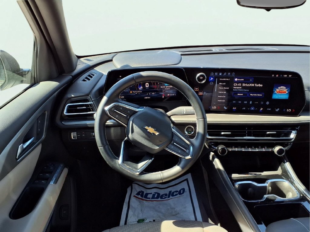 Used 2026 Chevrolet Traverse LT w/ Driver Confidence Package FWD image 9