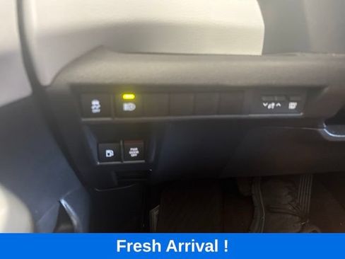 Used 2026 Toyota Sienna XLE FWD image 10