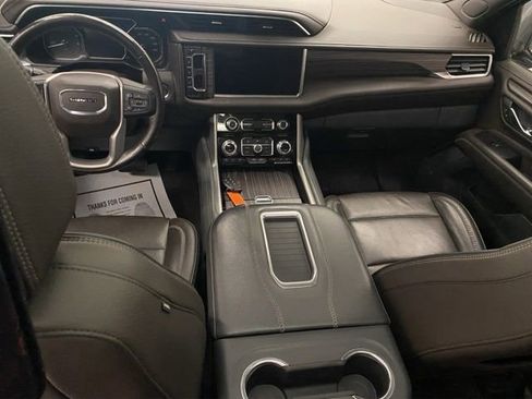 Used 2021 GMC Yukon Denali w/ Denali Premium Package AWD/4WD image 14