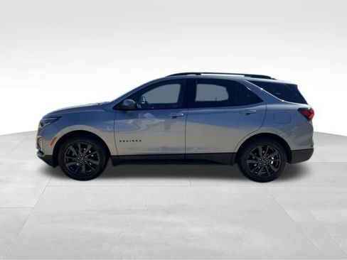 Used 2023 Chevrolet Equinox RS FWD image 3