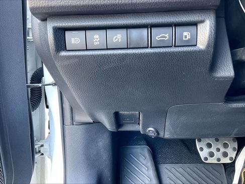 Used 2025 Toyota Camry SE image 34