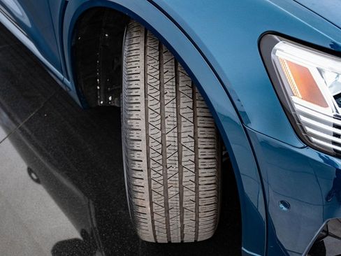 Used 2022 Audi e-tron Premium Plus w/ Premium Plus Package image 51