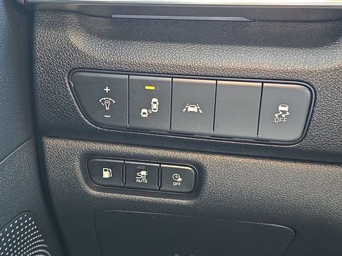 Used 2020 Kia Niro EX FWD image 23
