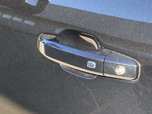 Used 2022 GMC Sierra 2500 AT4 image 16