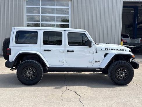 Used 2022 Jeep Wrangler Unlimited Rubicon w/ Trailer Tow Package AWD/4WD image 2