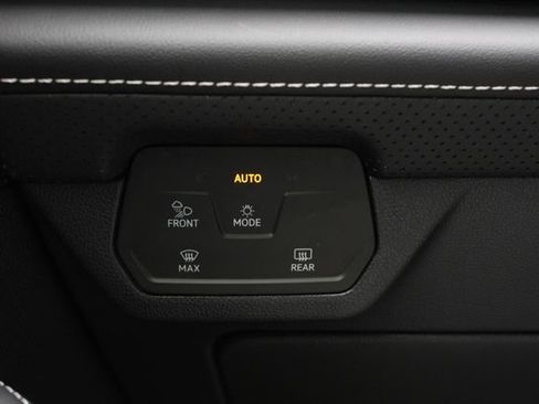 Used 2024 Volkswagen Atlas SE image 10