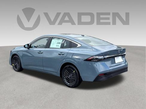 New 2026 Nissan Sentra SR w/ SR Premium Package FWD image 30