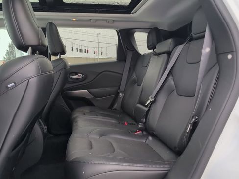 Used 2021 Jeep Cherokee Limited image 21