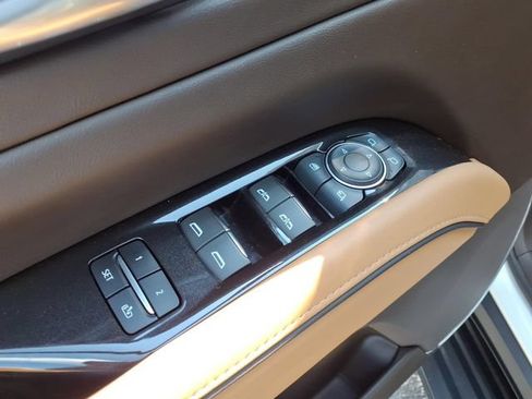 Used 2023 Cadillac Escalade Premium Luxury w/ LPO, Illumination Package AWD/4WD image 18