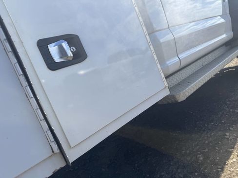 Used 2018 Ford F550 4x4 Regular Cab Super Duty image 15