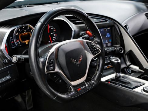 Used 2016 Chevrolet Corvette Z06 w/ 3LZ Preferred Equipment Group image 23