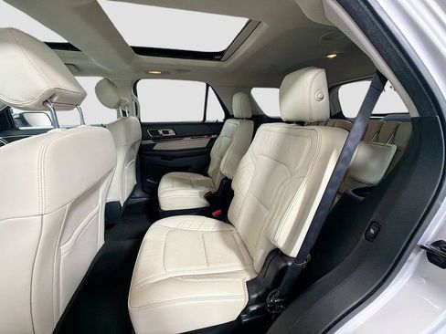 Used 2017 Ford Explorer Platinum AWD/4WD image 27