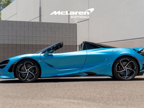 Used 2024 McLaren 750S Spider RWD image 4