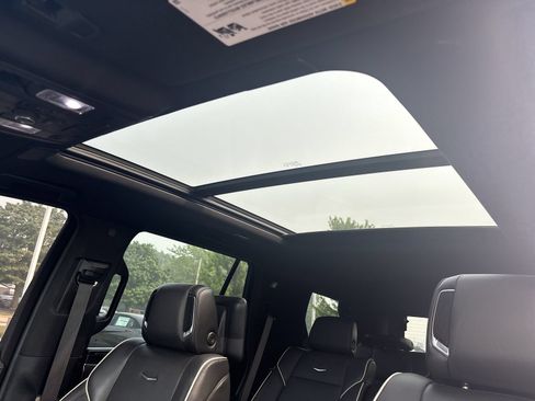 Used 2023 Cadillac Escalade Sport AWD/4WD image 23