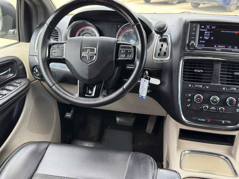 Used 2019 Dodge Grand Caravan SXT FWD image 26