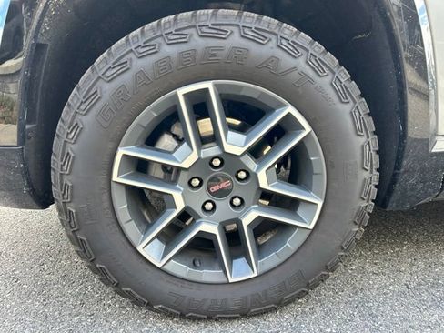 New 2026 GMC Terrain AT4 AWD/4WD image 18