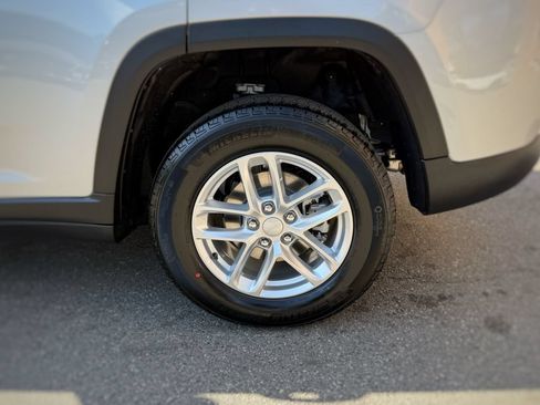 New 2026 Jeep Grand Cherokee Laredo X AWD/4WD image 16