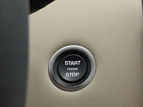 Used 2025 Land Rover Discovery Sport S image 22