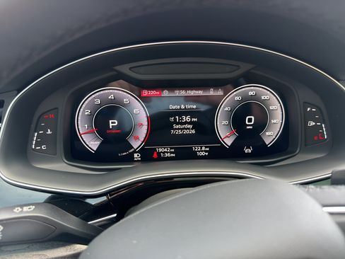 Used 2023 Audi Q8 Premium Plus AWD/4WD image 23