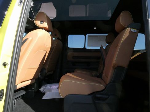New 2025 Volkswagen ID. Buzz Pro S Plus image 34
